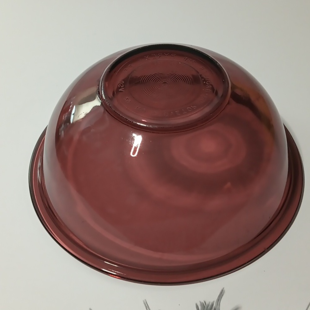 Vintage Pyrex Corning 2.5 Liters Cranberry Purple Glass Mixing Bowl - Picture 3 of 5